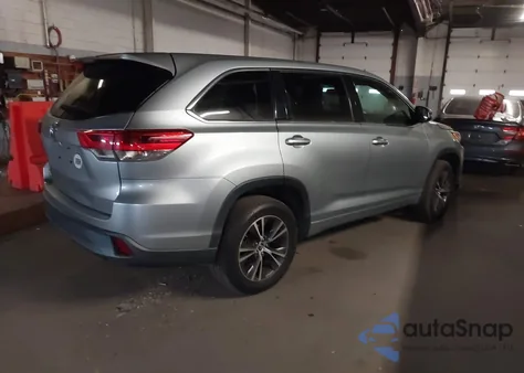 2017 Toyota Highlander Le from USA, damaged, VIN 5TDZZRFH3HS219574